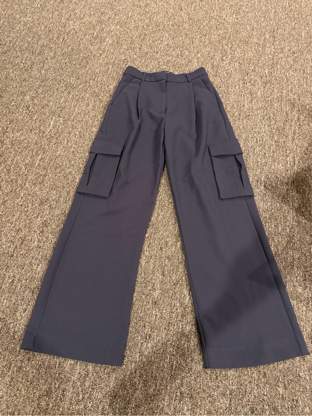 Abercrombie & Fitch Black Wide Leg Cargo Pants Size 27 / 4 – NWOT Condition